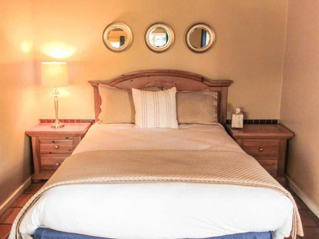 Jenner Inn Room photo